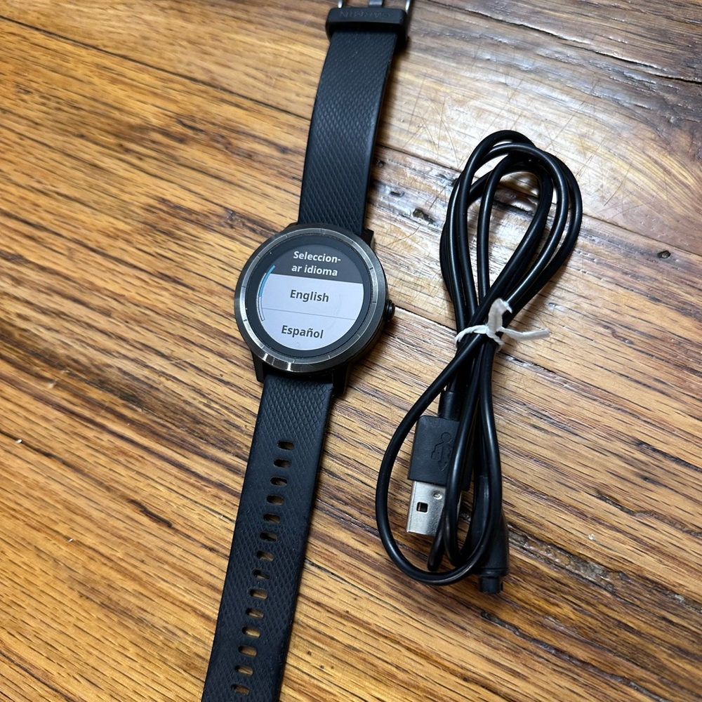 Garmin Black Smartwatch with Charging Cable - Picture 2 of 7